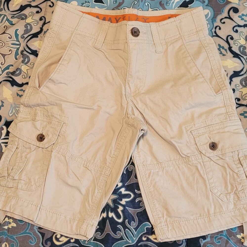 Like NEW! Boys Urban Pipeline Cargo Shorts (Size 8) Khaki